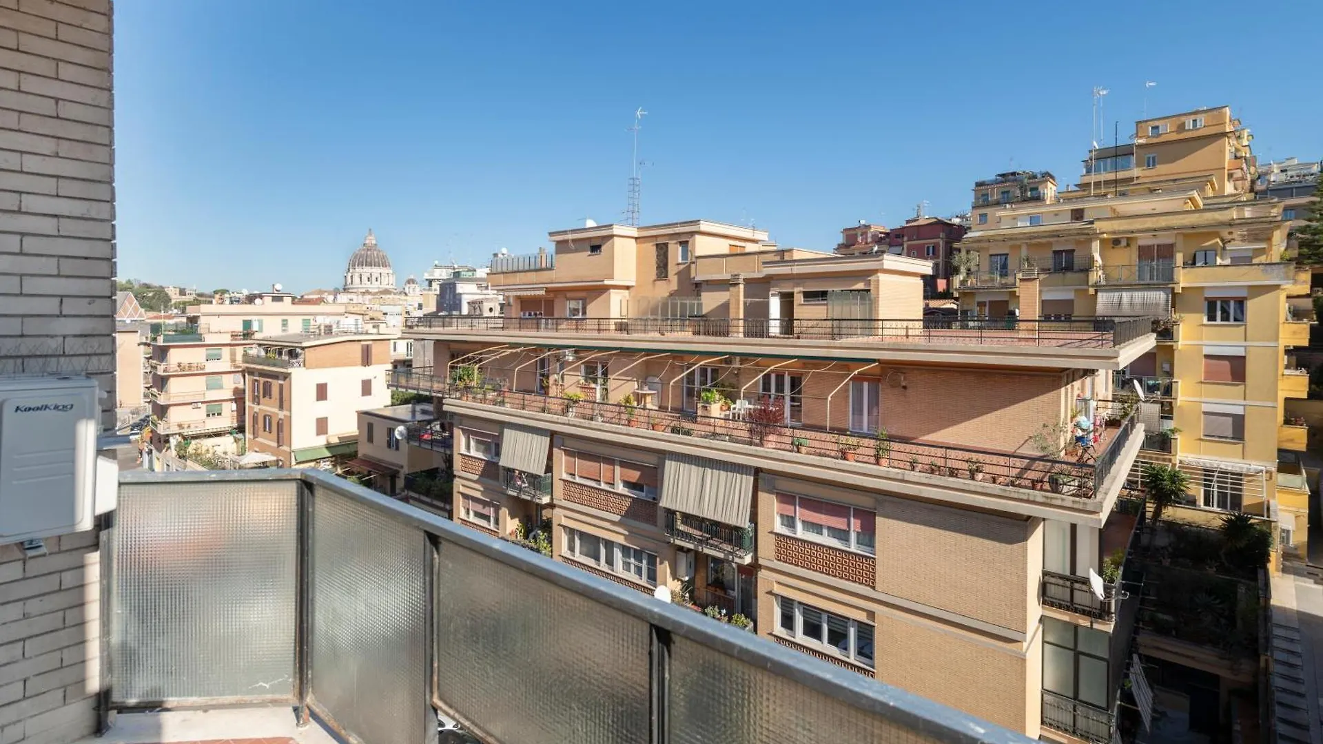 Vatican Apartment - San Pietro Station Rome Italy