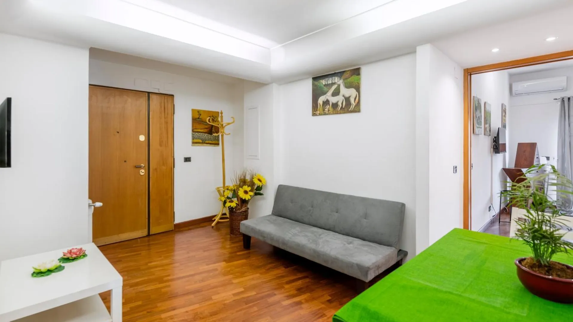 Vatican Apartment - San Pietro Station Rome Italy